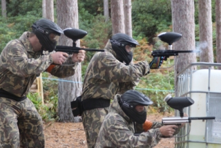 Jugadores disparando